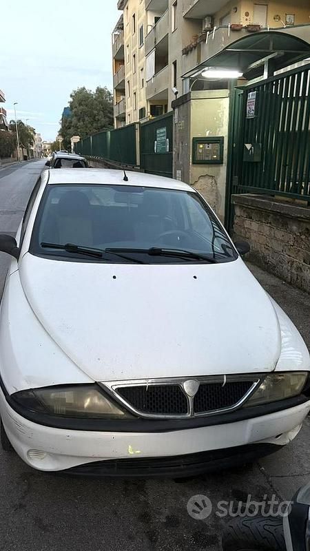 Usata Lancia Ypsilon 2000 Bianco Utilitaria