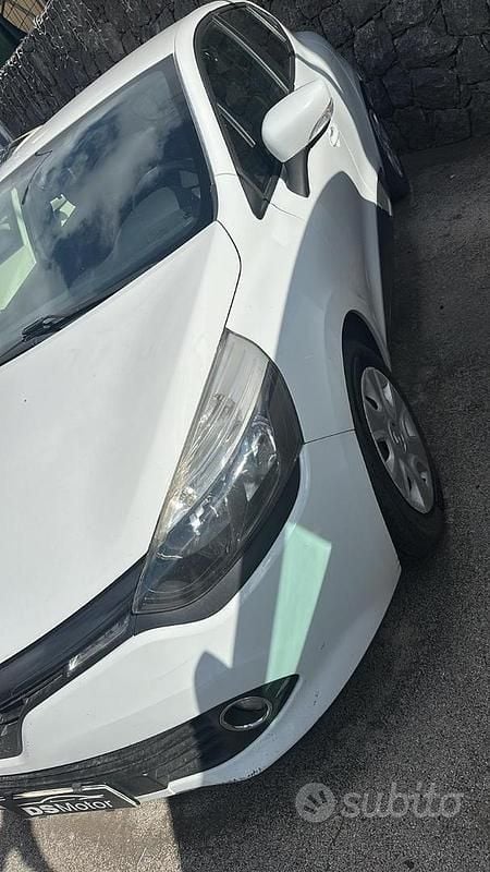 Usata Renault Clio IV 58 CV (42 kW) 2015 Bianco Berlina