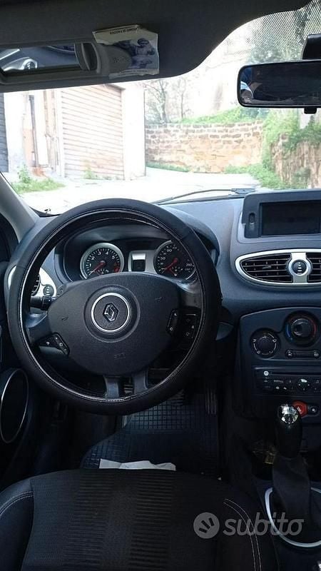 Usata Renault Clio II 54 CV (39 kW) 2010 Nero Utilitaria