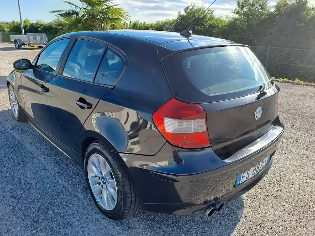 Usata BMW 118 122 CV (89 kW) 2004 Nero Utilitaria
