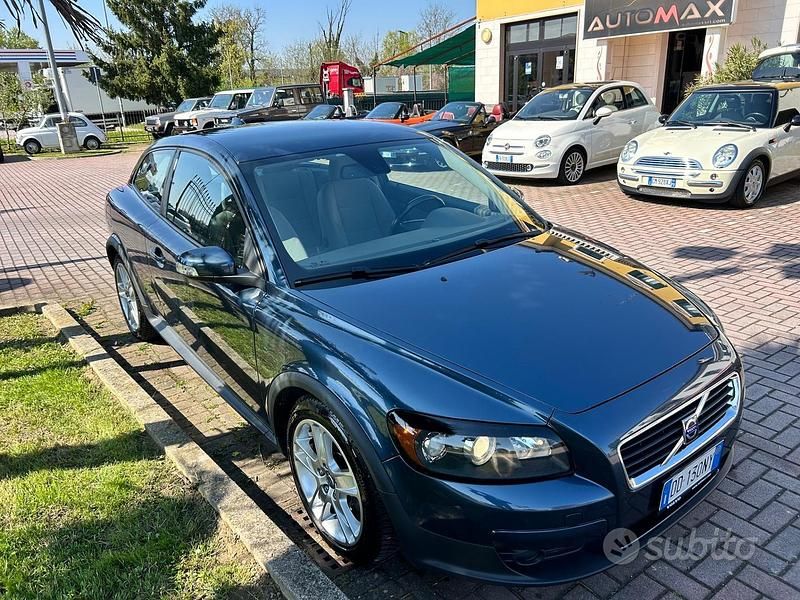 Usata Volvo C30 Summum 108 CV (79 kW) 2007 Blu Utilitaria