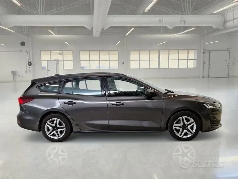 Usata Ford Focus Business Edition 120 CV (88 kW) 2022 Grigio Station wagon
