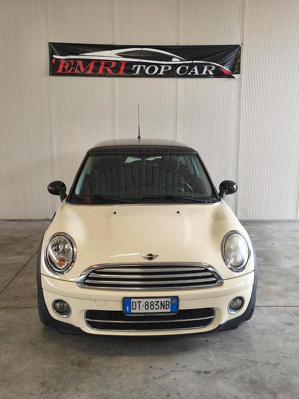 Usata Mini Cooper D 110 CV (80 kW) 2009 Beige Utilitaria