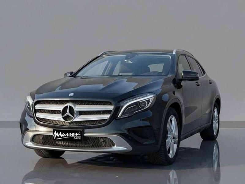 Usata Mercedes GLA180 109 CV (80 kW) 2016 Nero SUV