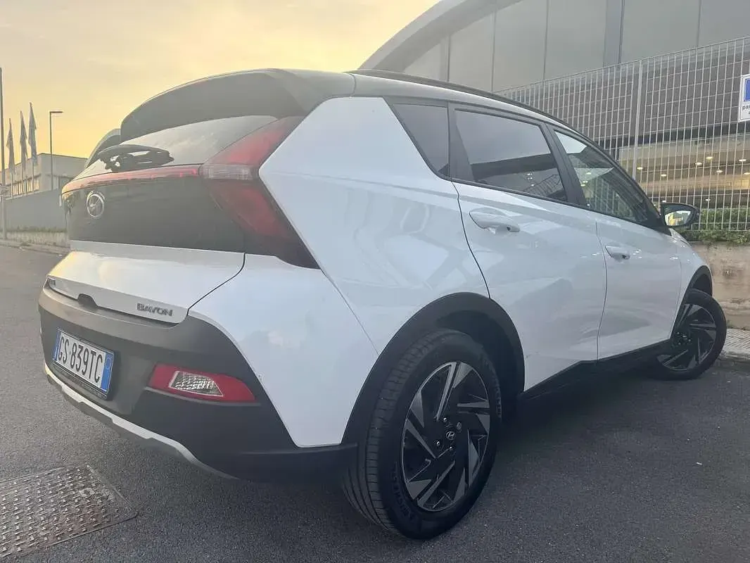 Usata Hyundai Bayon 84 CV (61 kW) 2024 Bianco SUV