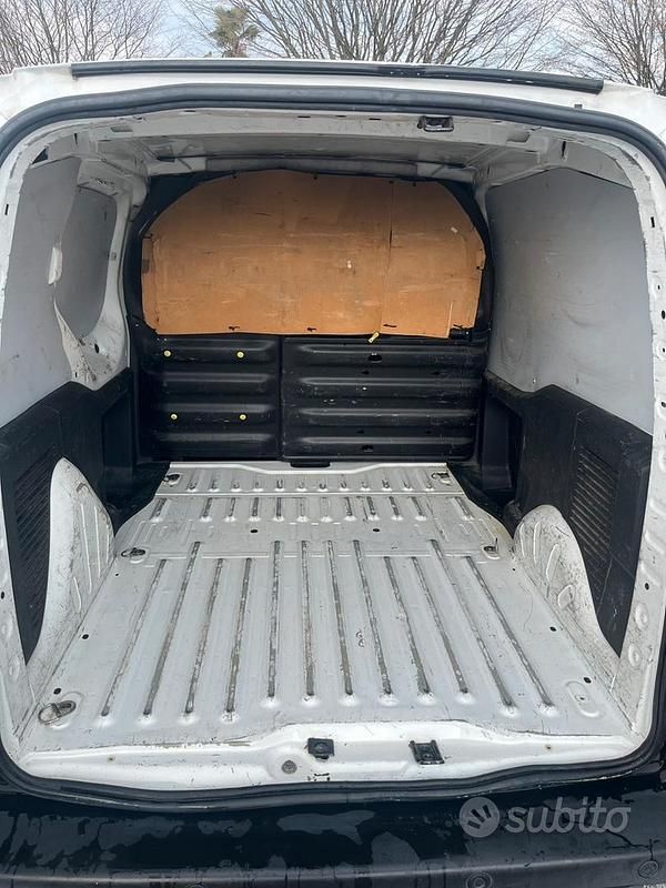 Usata Citroën Berlingo 75 CV (55 kW) 2011 Bianco Monovolume