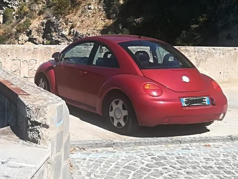 Usata VW New Beetle 90 CV (66 kW) 1999 Utilitaria