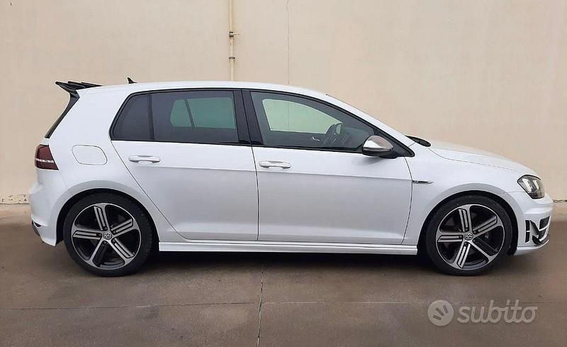 Usata VW Golf VII R 300 CV (220 kW) 2015 Berlina