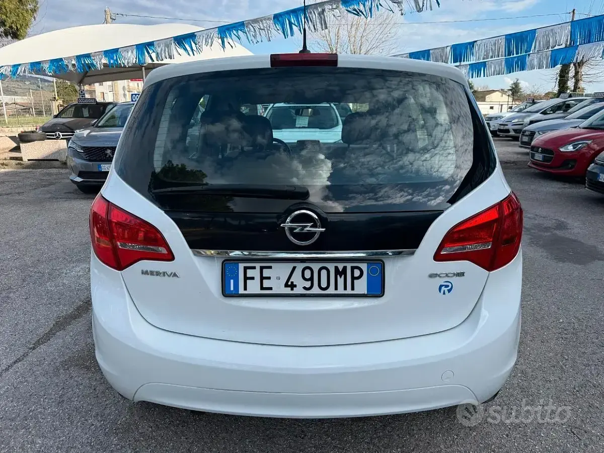 Usata Opel Meriva 120 CV (88 kW) 2017 Bianco Monovolume