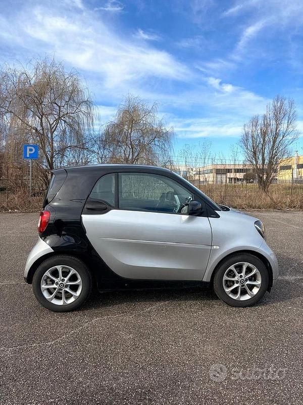 Usata Smart ForFour Passion 71 CV (52 kW) 2015 Grigio Utilitaria