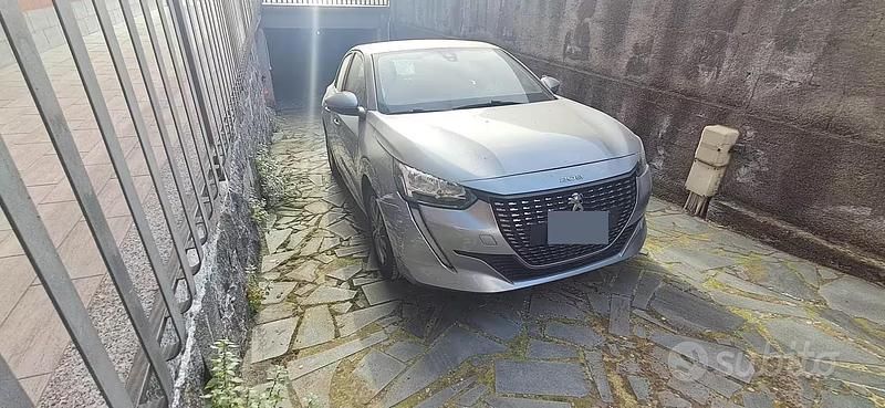 Usata Peugeot 208 Active 75 CV (55 kW) 2020 Grigio Utilitaria