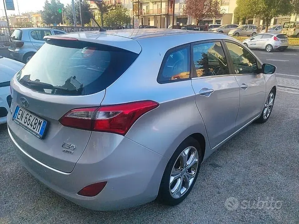 Usata Hyundai i30 Comfort 128 CV (94 kW) 2012 Grigio Station wagon