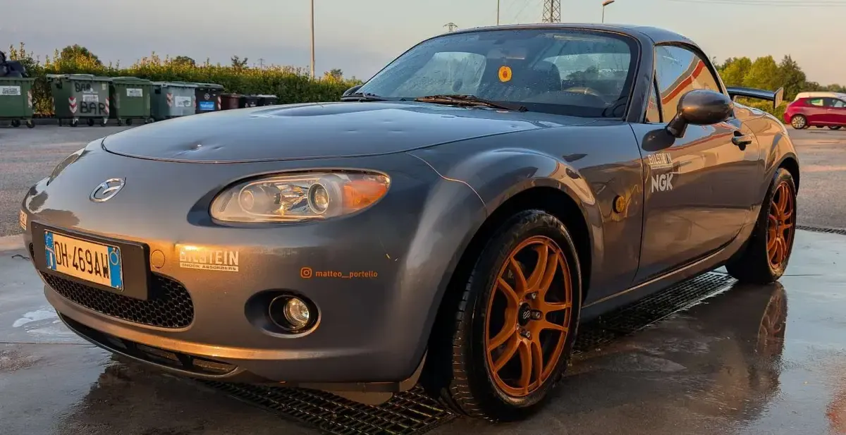 Usata Mazda MX5 126 CV (92 kW) 2007 Grigio Cabrio