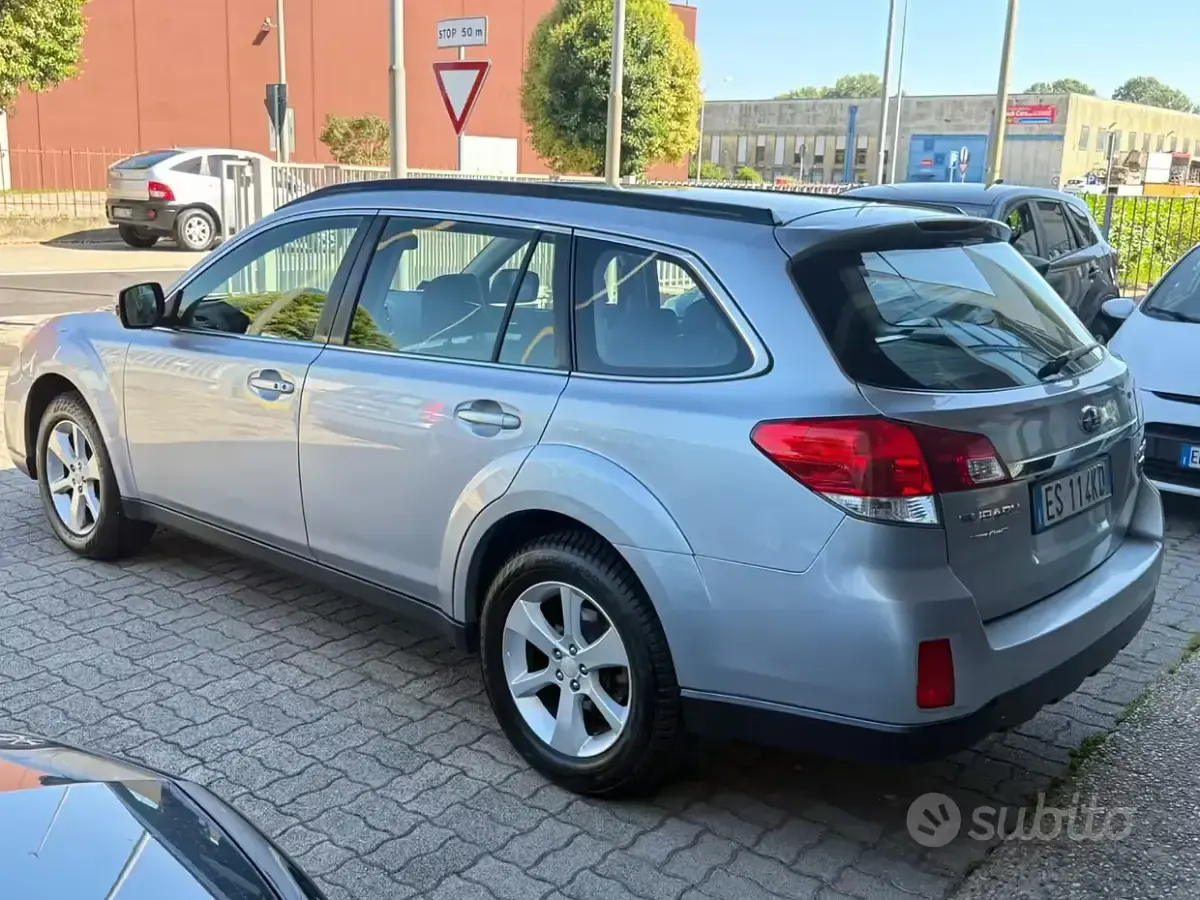 Usata Subaru Outback Exclusive+ 150 CV (110 kW) 2014 Grigio Station wagon