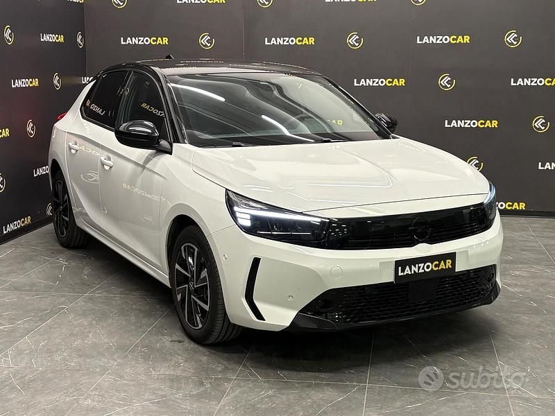 Usata Opel Corsa GS Line 101 CV (74 kW) 2024 Bianco Berlina