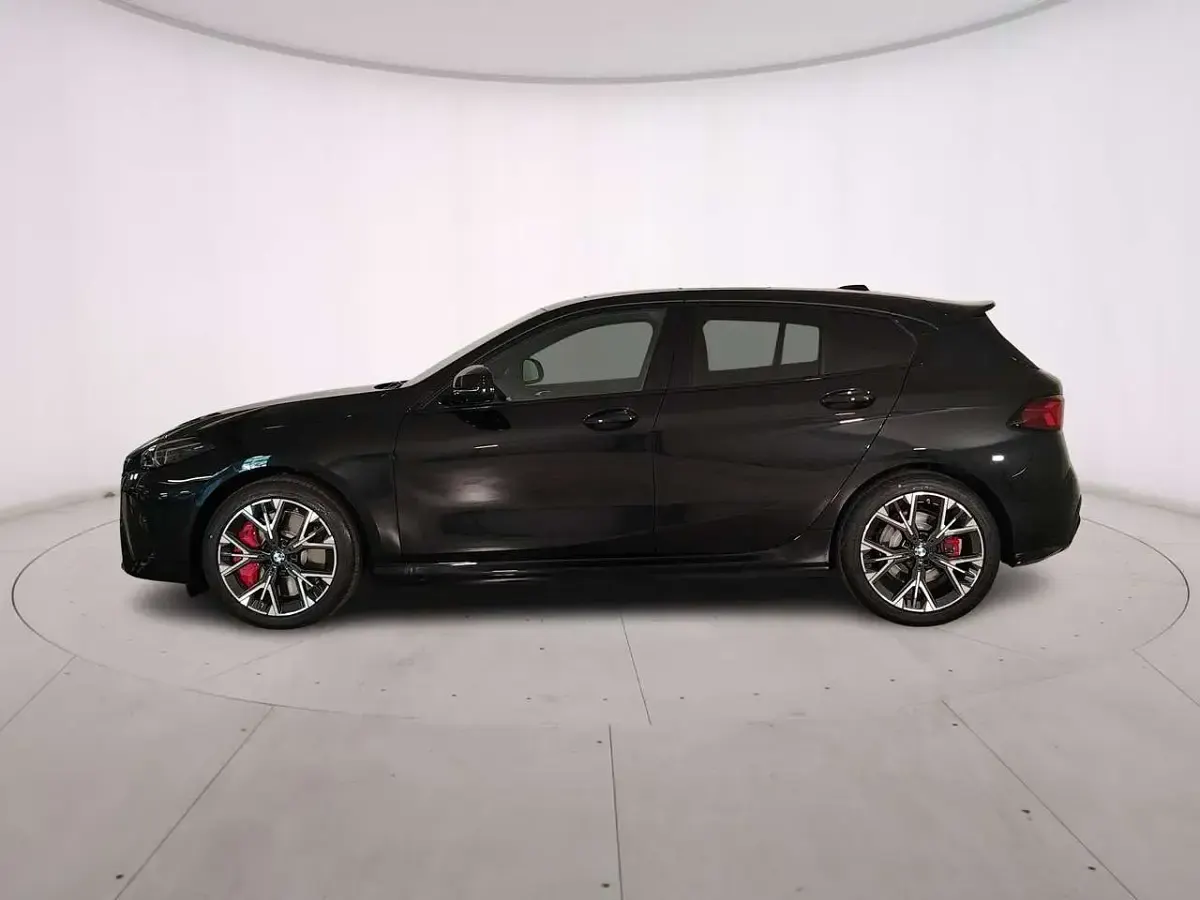 Nuova BMW 120 M Sport 163 CV (119 kW) 2026 Black sapphire Utilitaria