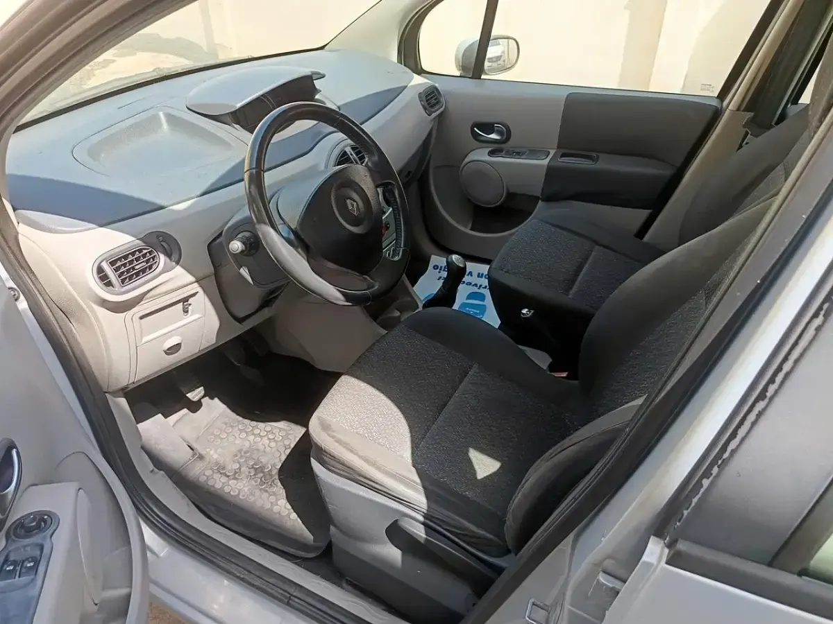 Usata Renault Modus Dynamique 82 CV (60 kW) 2005 Grigio Monovolume