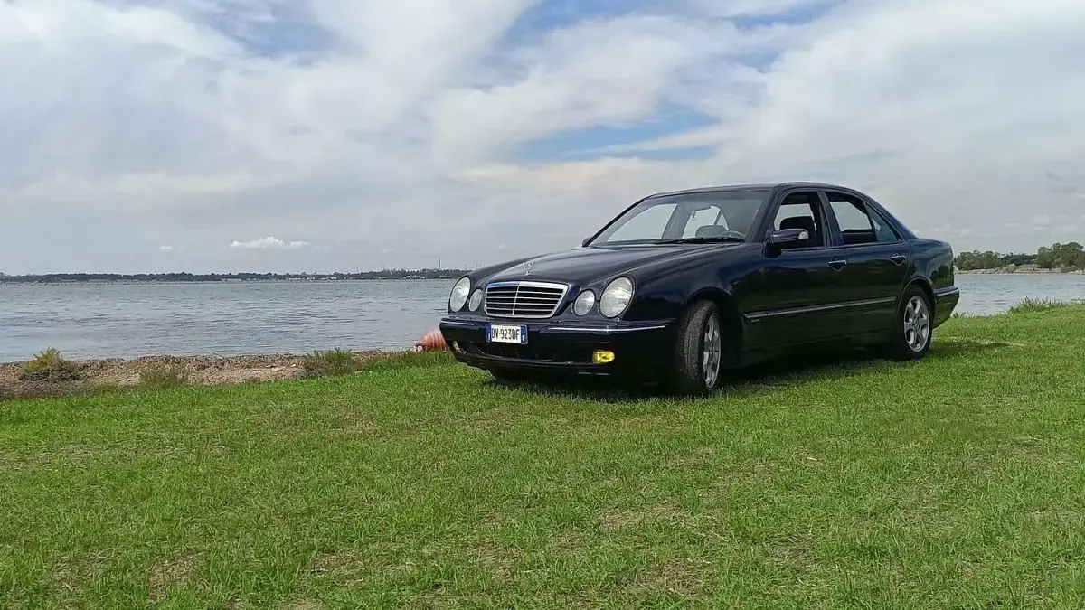 Usata Mercedes E270 Elegance 170 CV (125 kW) 2001 Berlina