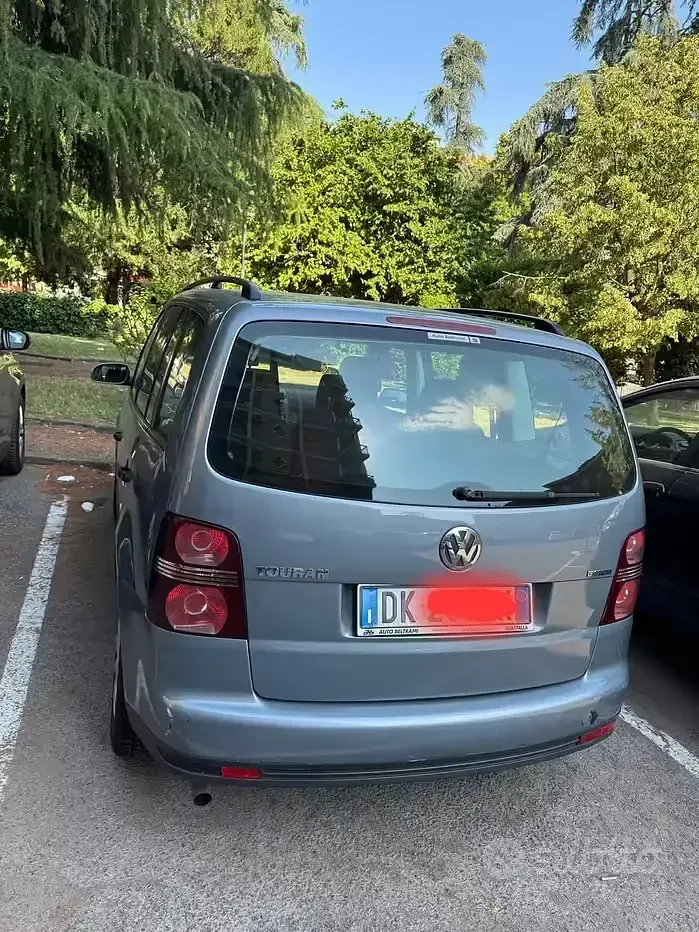 Usata VW Touran 120 CV (88 kW) 2008 Grigio Monovolume