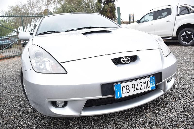 Usata Toyota Celica 143 CV (105 kW) 2002 Grigio Coupé