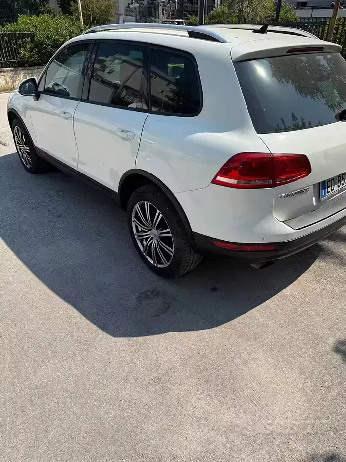 Usata VW Touareg 240 CV (176 kW) 2010 Bianco SUV