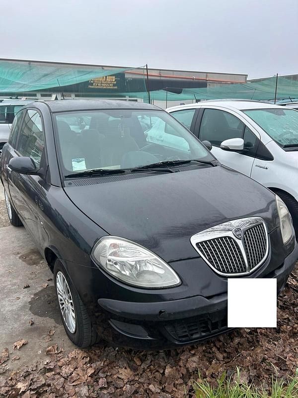 Usata Lancia Ypsilon 69 CV (50 kW) 2005 Nero Utilitaria