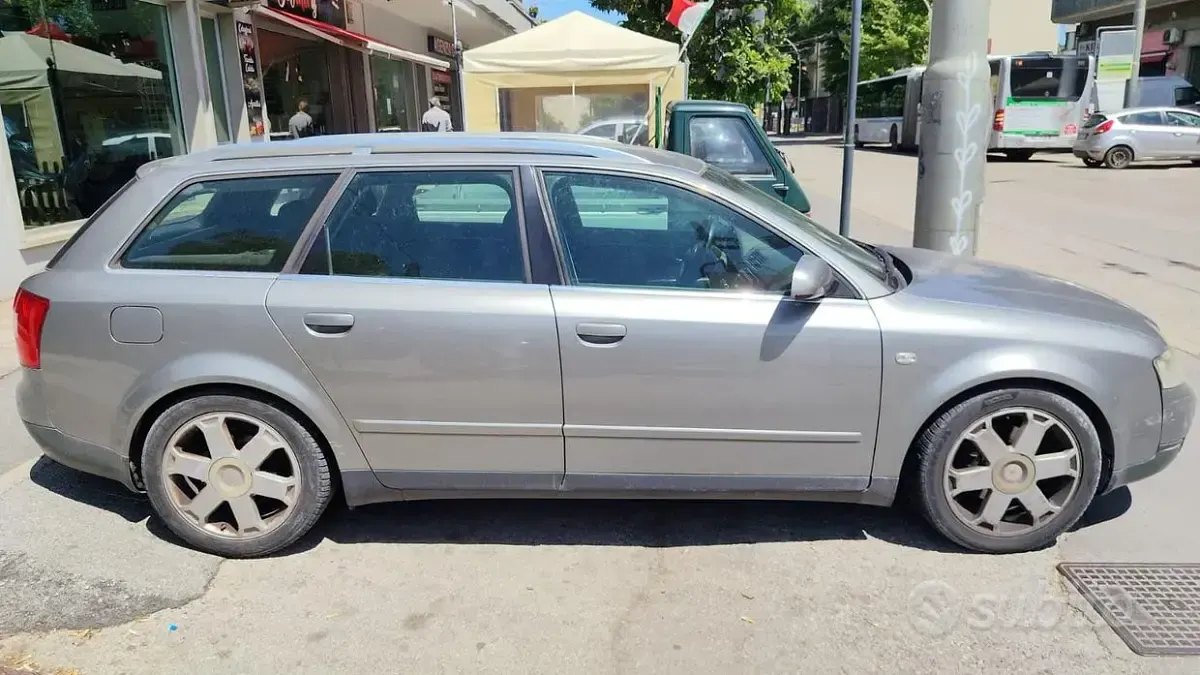 Usata Audi A4 130 CV (95 kW) 2002 Grigio Station wagon