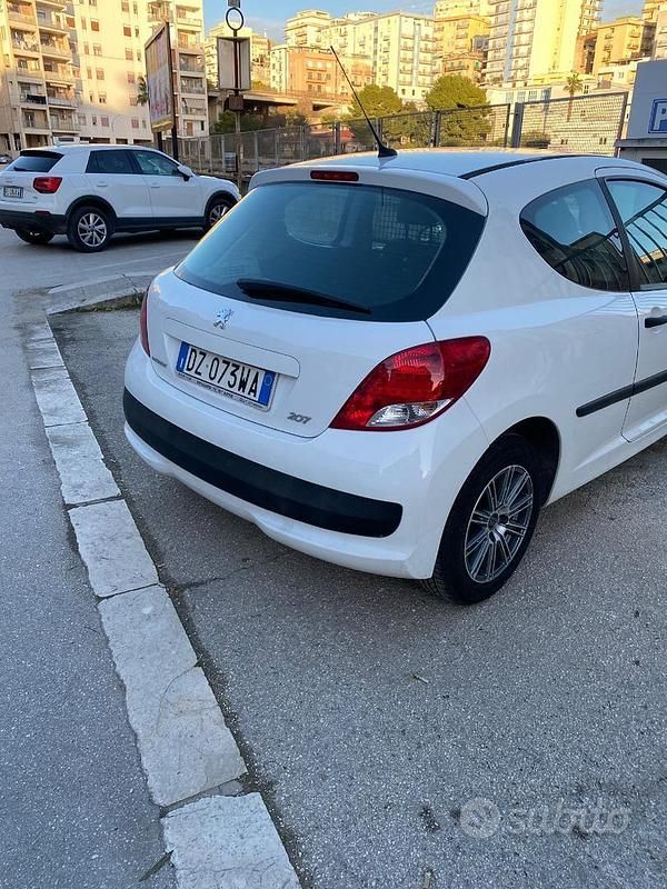 Usata Peugeot 207 70 CV (51 kW) 2010 Furgone