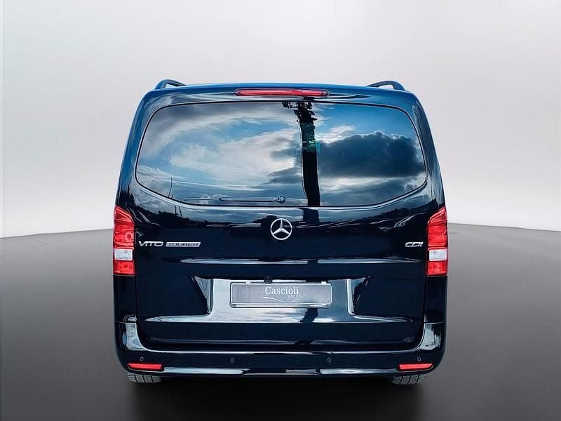 Usata Mercedes Vito 136 CV (100 kW) 2022 Nero ossidiana metallizzato Furgone