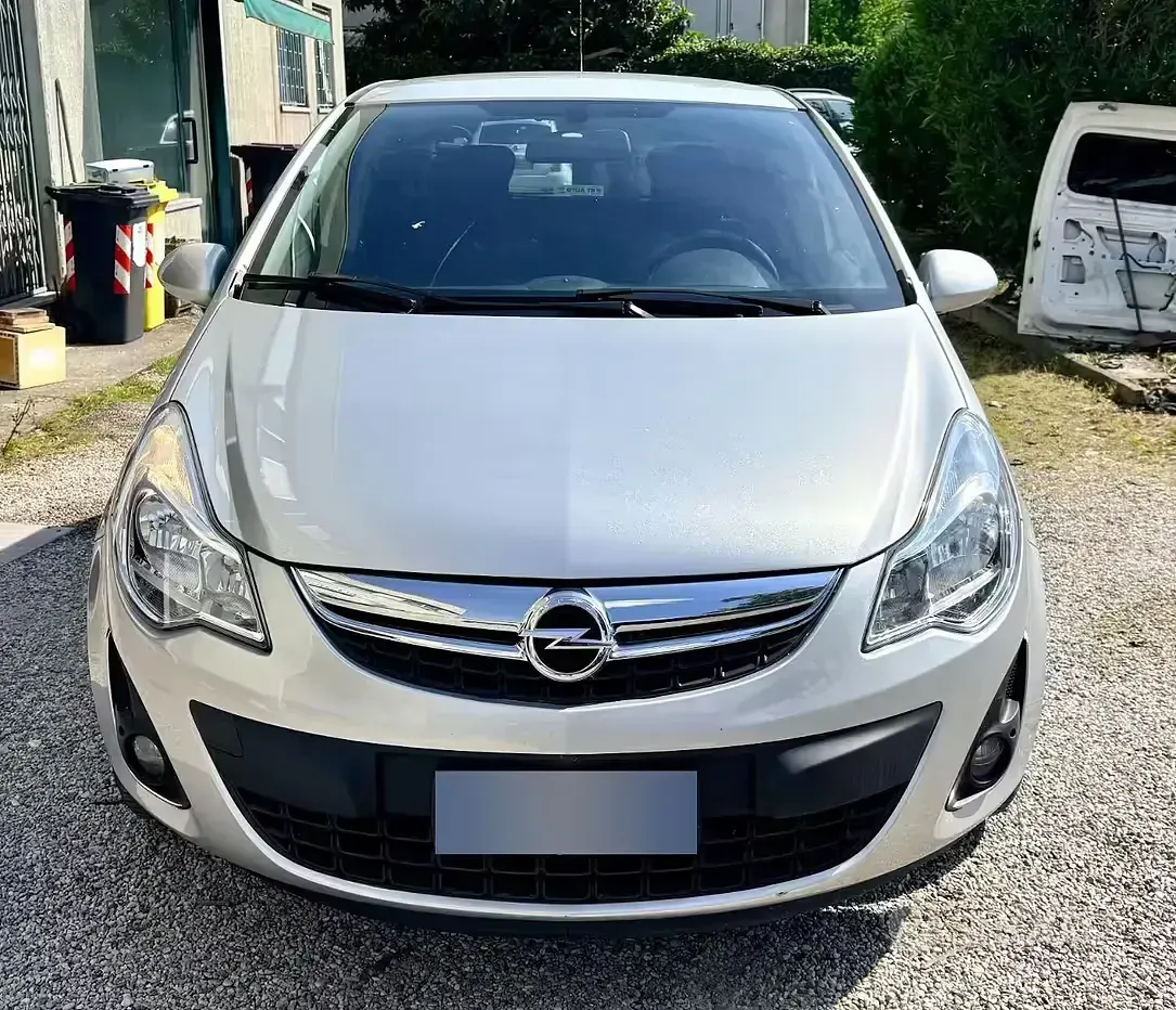 Używany Opel Corsa 85 KM (62 kW) 2013 Szary Hatchback