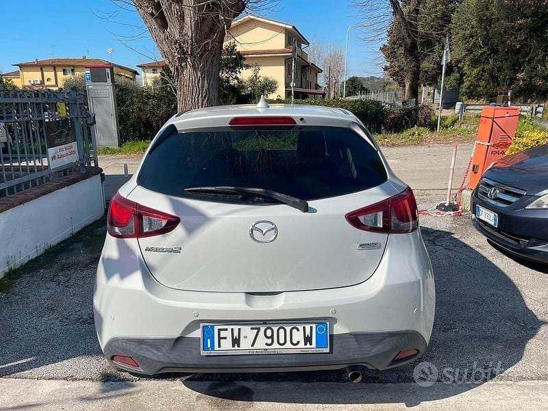 Usata Mazda 2 Exceed 90 CV (66 kW) 2019 Grigio Utilitaria