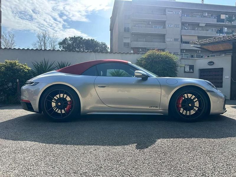 Usata Porsche 911 Carrera Cabriolet 480 CV (353 kW) 2022 Argento Cabrio