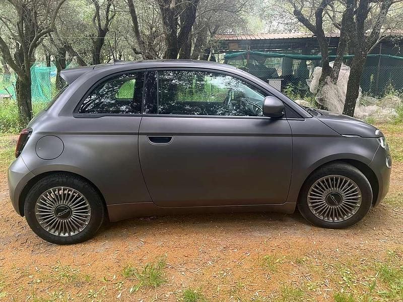 Grigio Usata 2021 Fiat 500e Passion Due volumi | 15.000 € (Buon prezzo) - Immagine 1/4