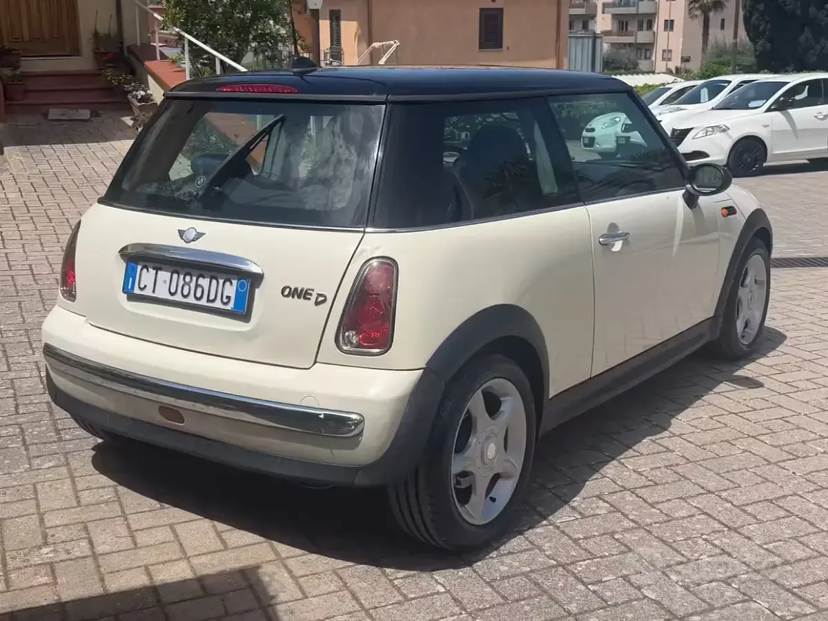 Begagnad Mini One D 75 HK (55 kW) 2005 Beige Halvkombi