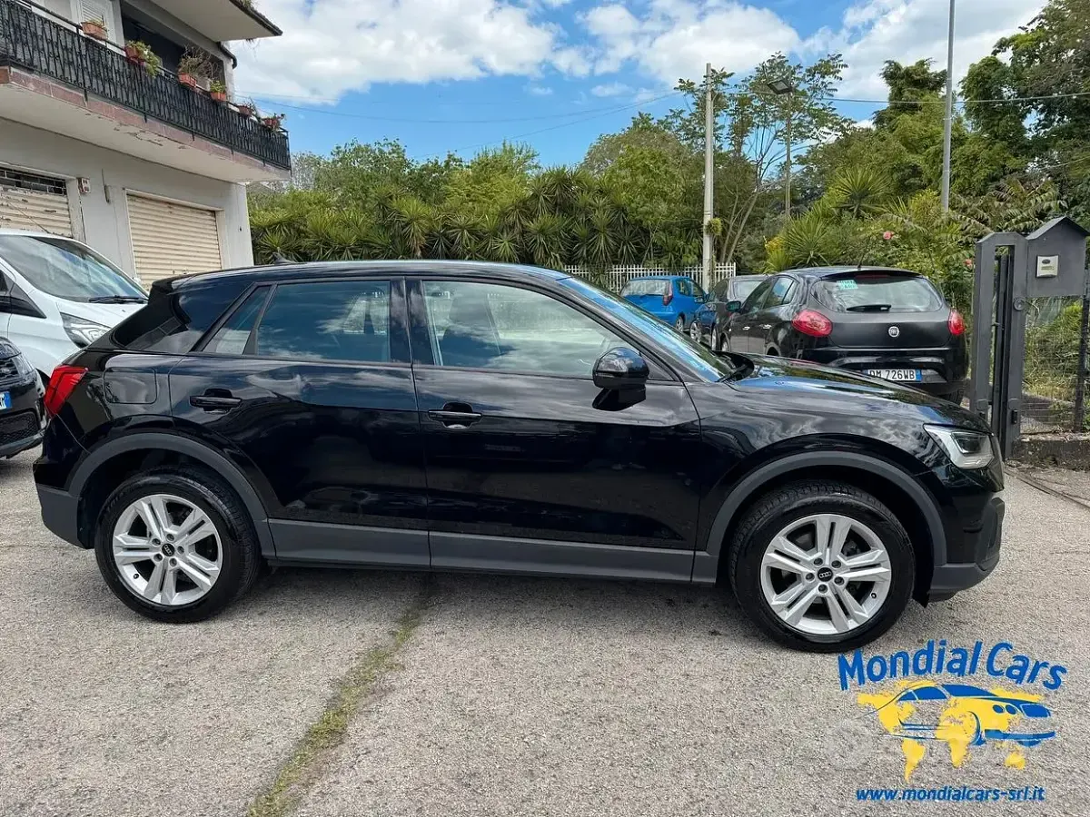 Begagnad Audi Q2 Business 116 HK (85 kW) 2023 Svart SUV