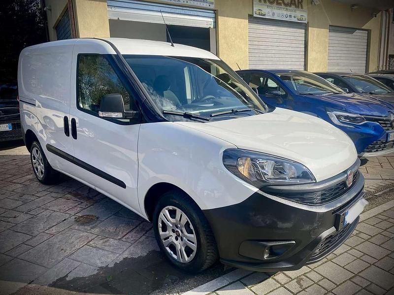 Usata Fiat Doblò 95 CV (69 kW) 2021 Other Monovolume