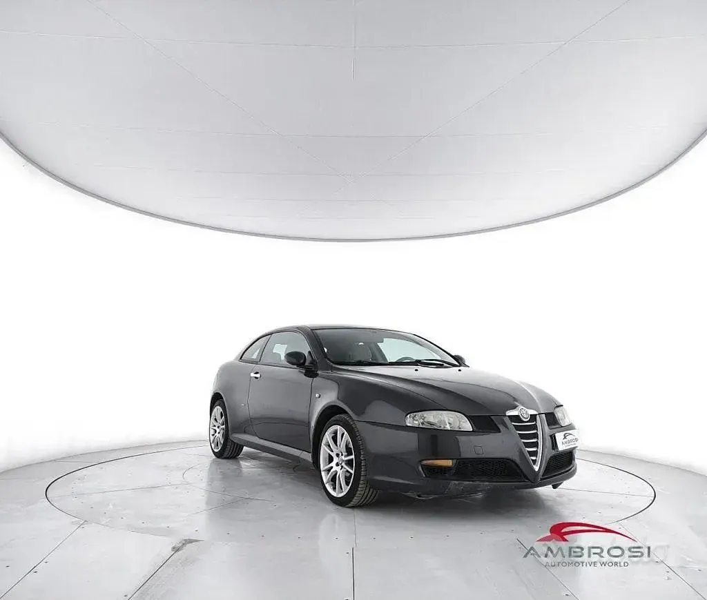 Usata Alfa Romeo GT Distinctive 150 CV (110 kW) 2004 Grigio Coupé