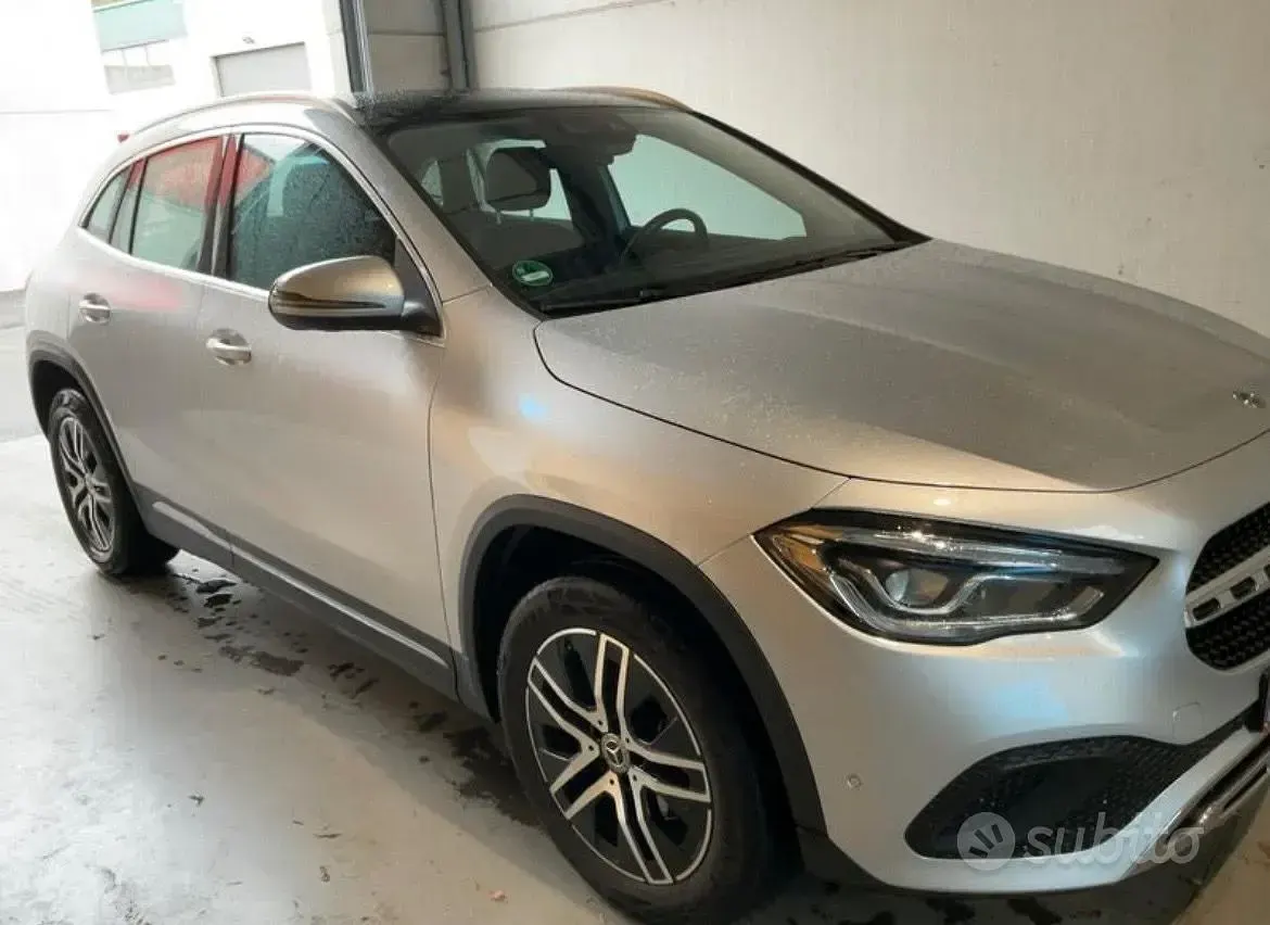 Usata Mercedes GLA200 Progressive 150 CV (110 kW) 2020 Grigio SUV