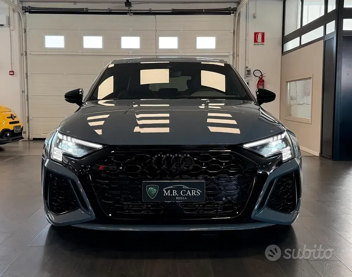 Usata Audi RS3 Ambiente 400 CV (294 kW) 2022 Grigio Berlina