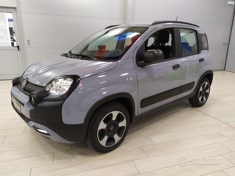 Grigio(met.) Usata 2020 Fiat Panda Cross Cross Due volumi | 11.600 € (Buon prezzo) - Immagine 1/4