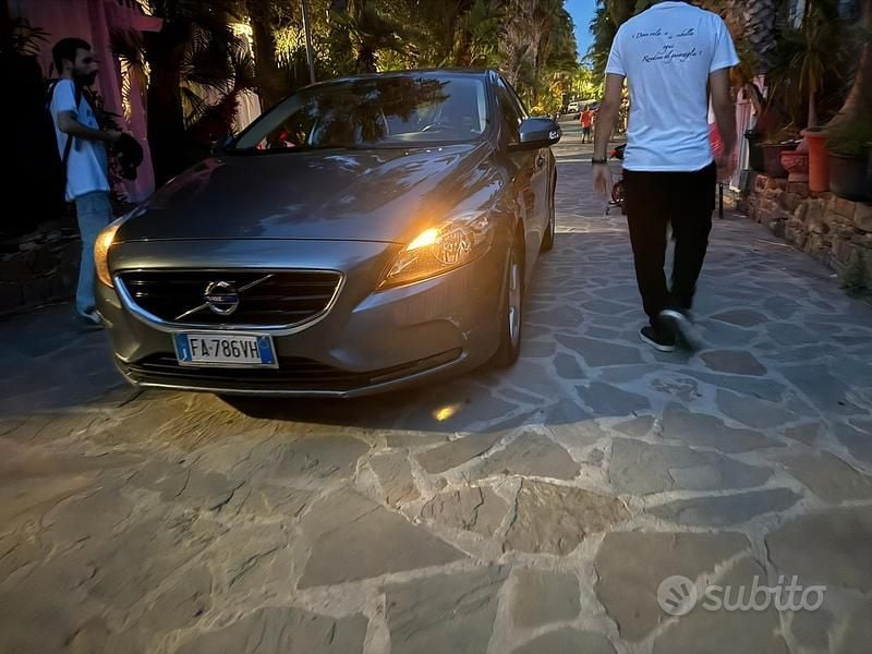 Usata Volvo V40 120 CV (88 kW) 2016 Station wagon