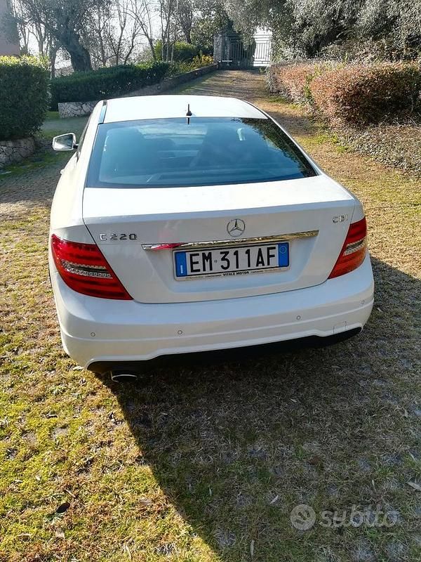 Usata Mercedes C220 170 CV (125 kW) 2012 Bianco Coupé