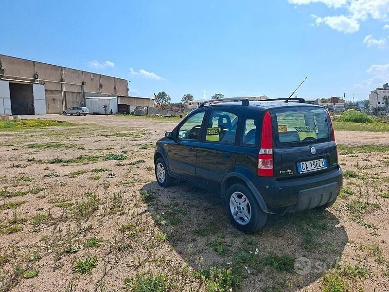 Usata Fiat Panda 4x4 80 CV (58 kW) 2006 Nero Utilitaria