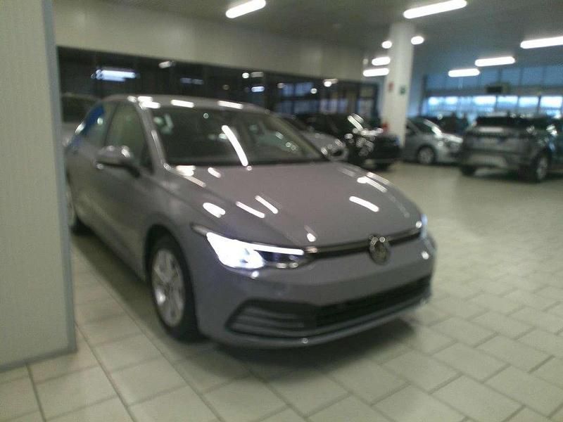 Usata VW Golf VIII Life 150 CV (110 kW) 2020 Grigio pastello Berlina