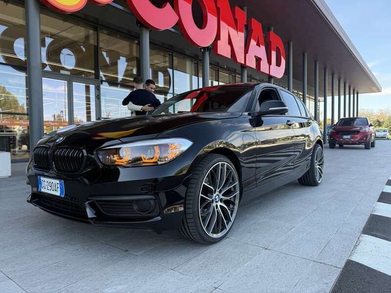 Usata 2017 BMW 116 Sport Line Due volumi | 17.000 € (Molto cara) - Immagine 1/4