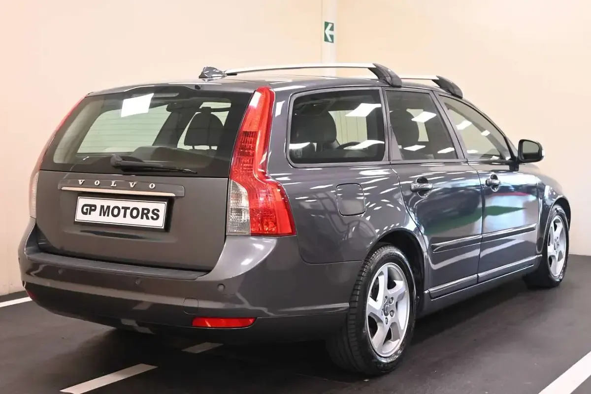 Usata Volvo V50 Plus 114 CV (83 kW) 2012 Grigio Station wagon