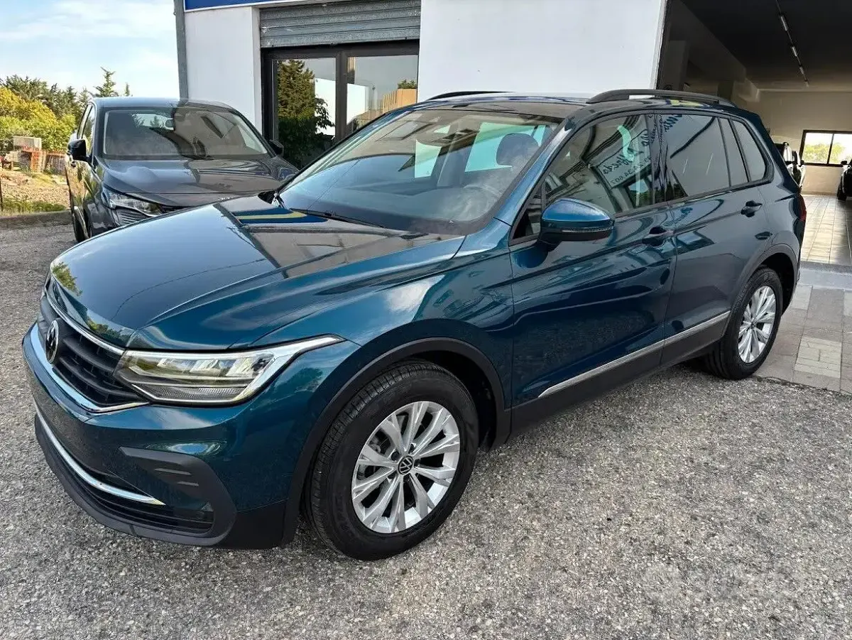 Usata VW Tiguan Life 150 CV (110 kW) 2022 Bluazzurro SUV