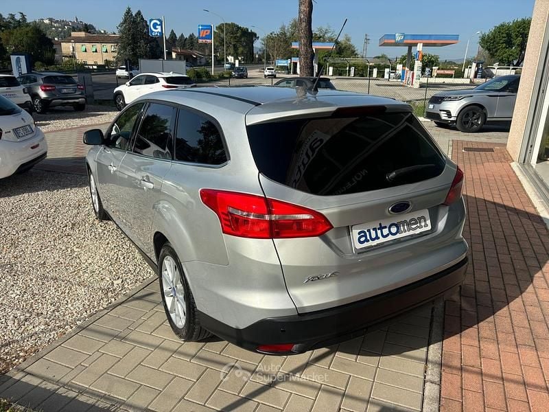 Usata Ford Focus 120 CV (88 kW) 2015 Argento Station wagon