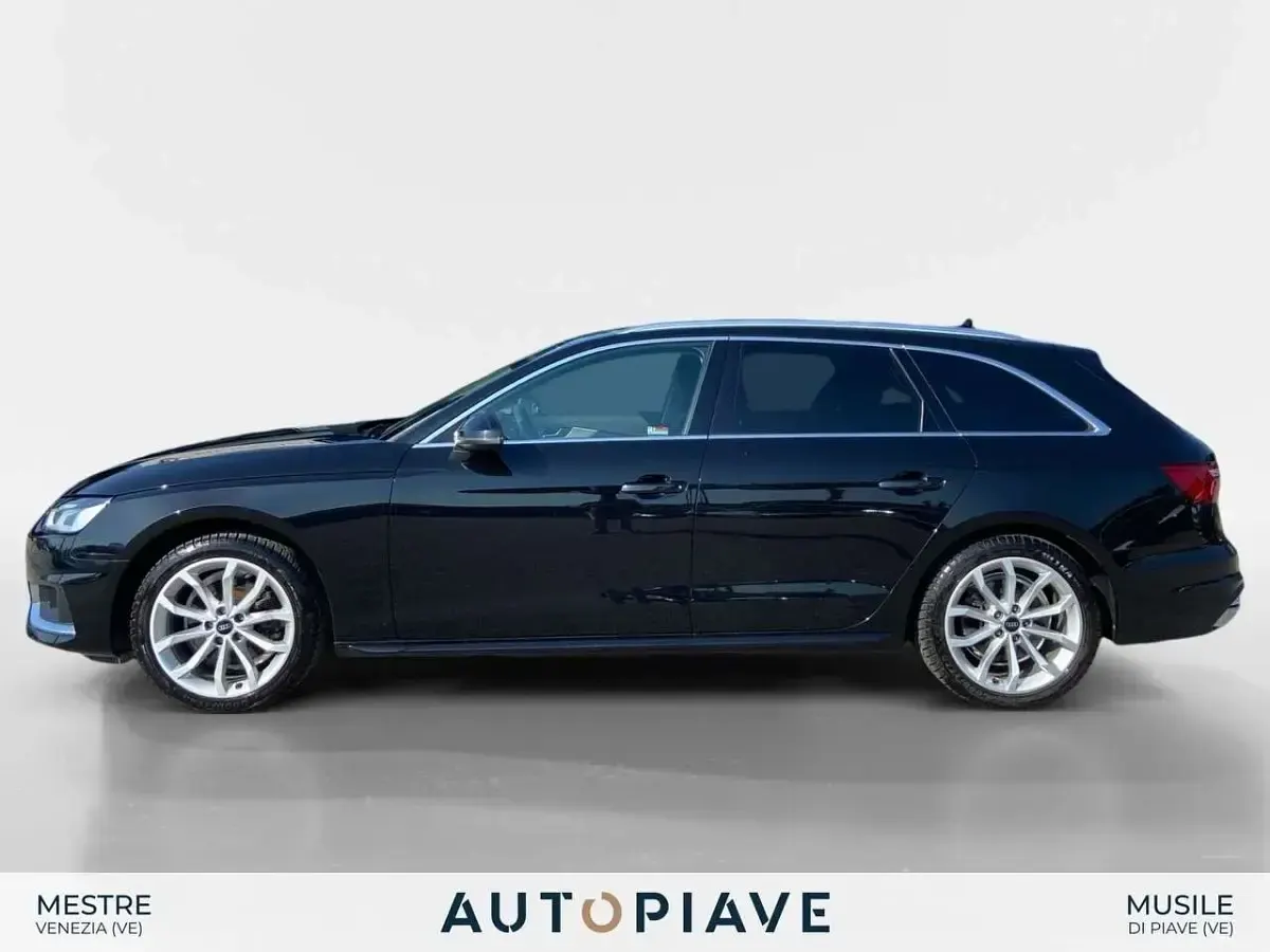 Usata Audi A4 Ambiente 150 CV (110 kW) 2023 Nero Station wagon