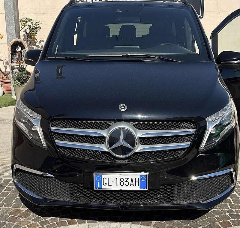 Usata 2022 Mercedes V250 Premium Monovolume | 48.000 € - Immagine 1/3